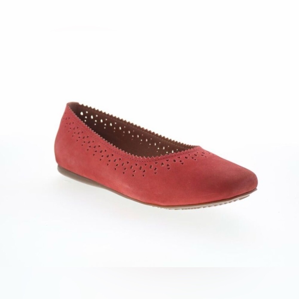 Soft walk Selma Red Nubuck Ballet Flats | Size: 8.5